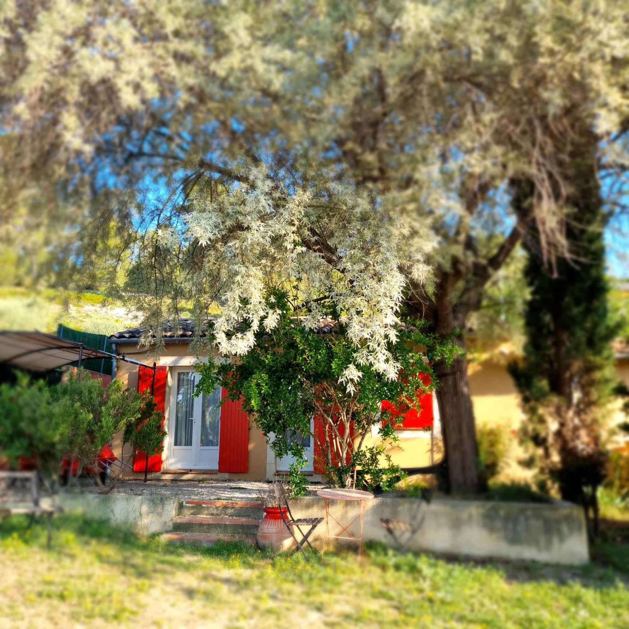 L'Oustaou Du Luberon Et Spa Villelaure Exterior photo